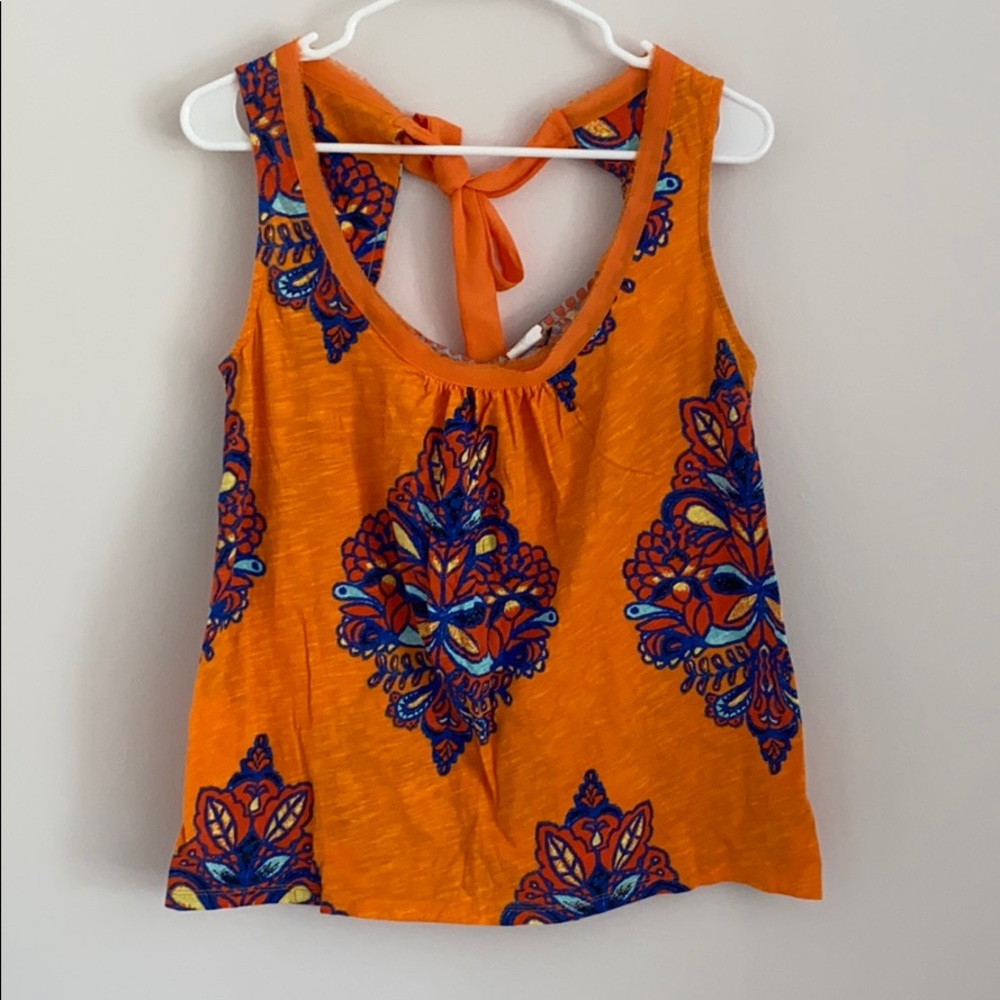 Akemi + Kin Top